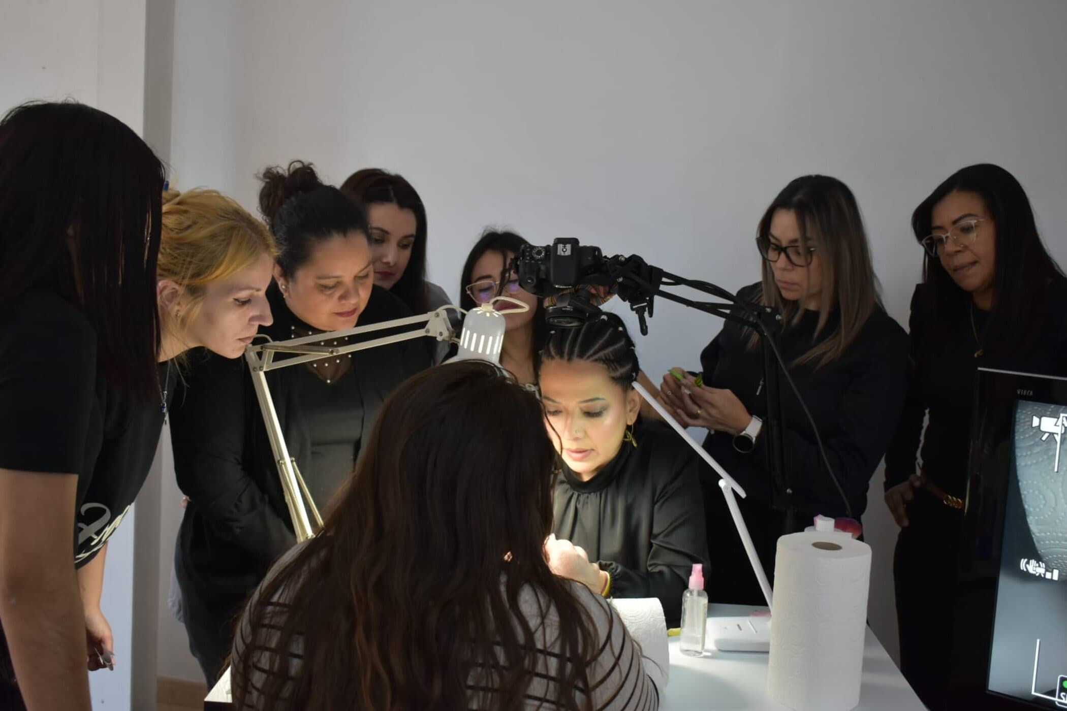 Clase de la academia de Nails Diana Castaño