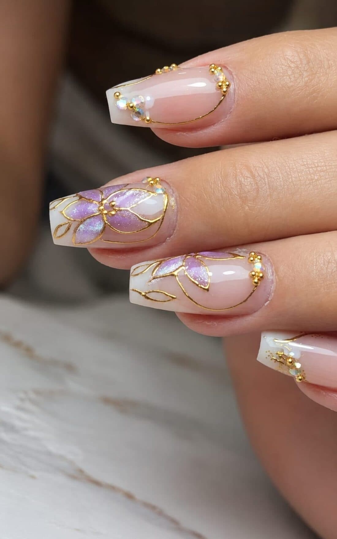 Uñas acrílicas esculpidas