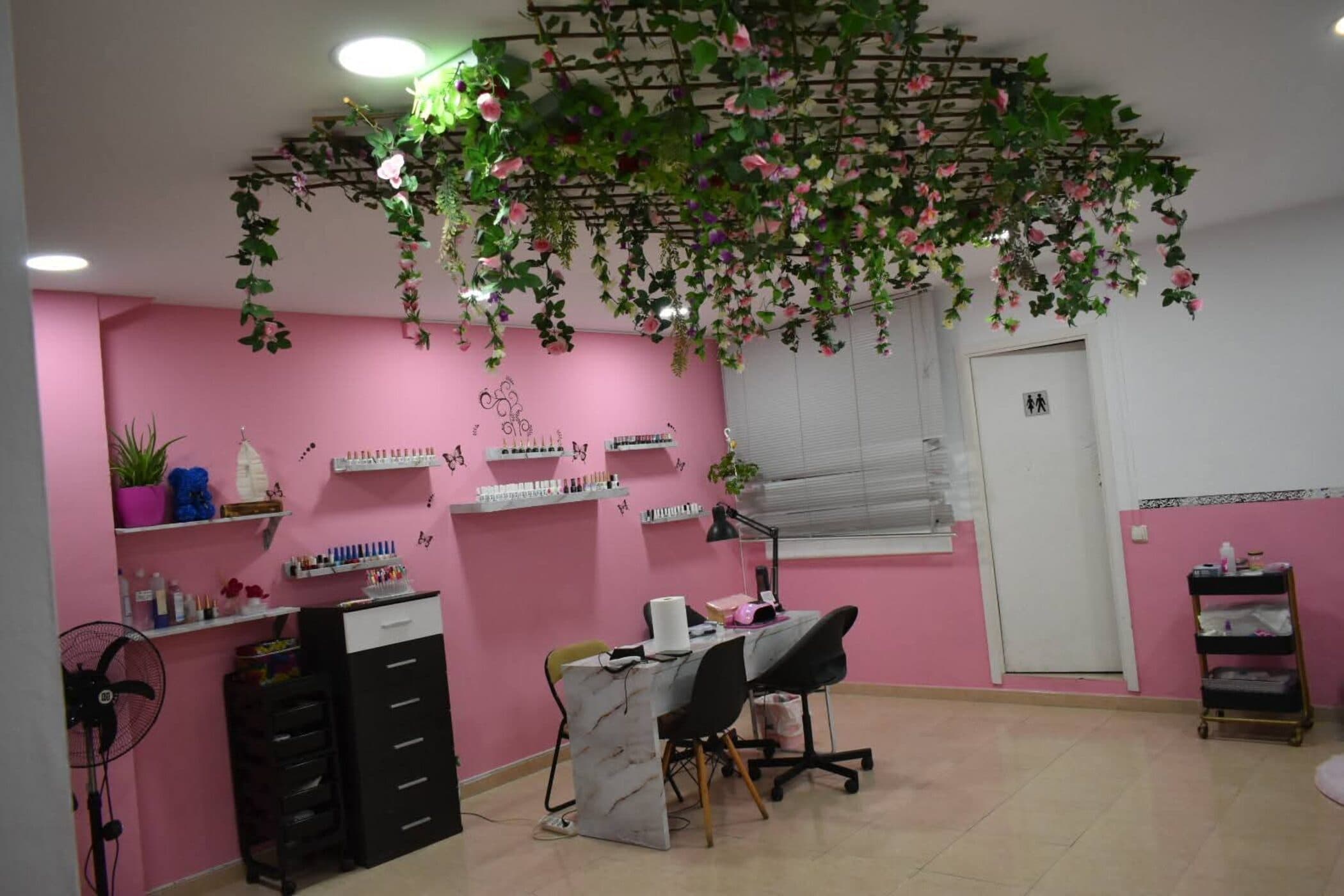 El salón de Nails Diana Castaño en Sant Adrià de Besòs